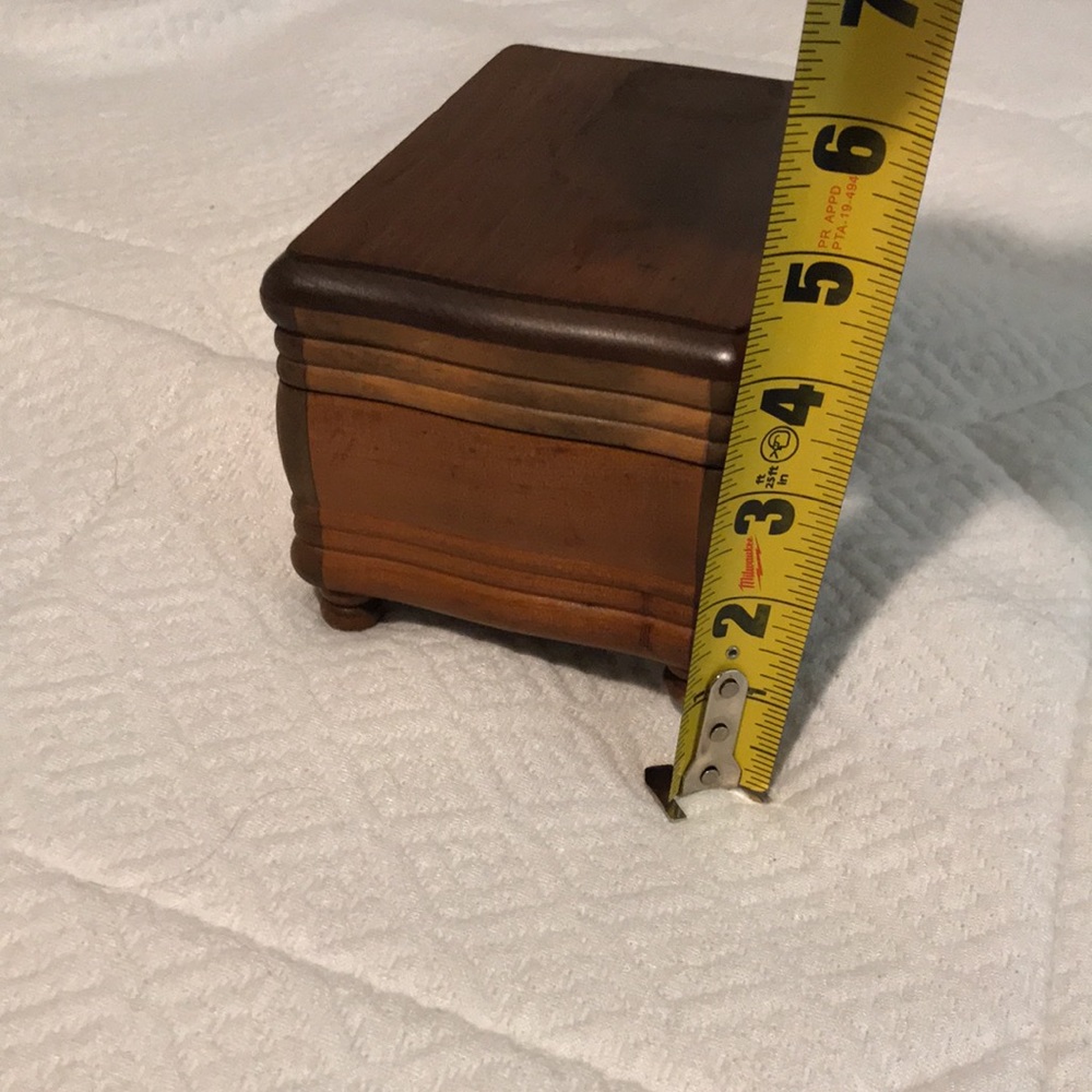 Jewelry Box plays “We’ve only just begun” - Picture 11 of 11